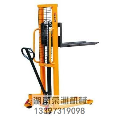 C型鋼裝卸叉車 C型鋼裝卸叉車